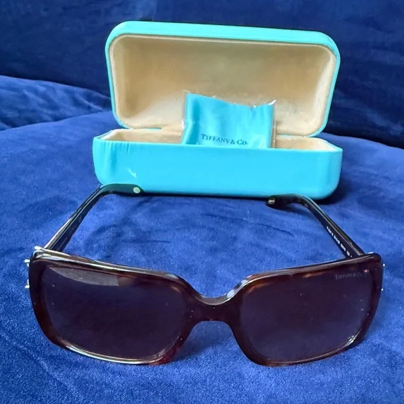 Tiffany & Co. Brown Tortoise Sunglasses - Picture 5 of 8